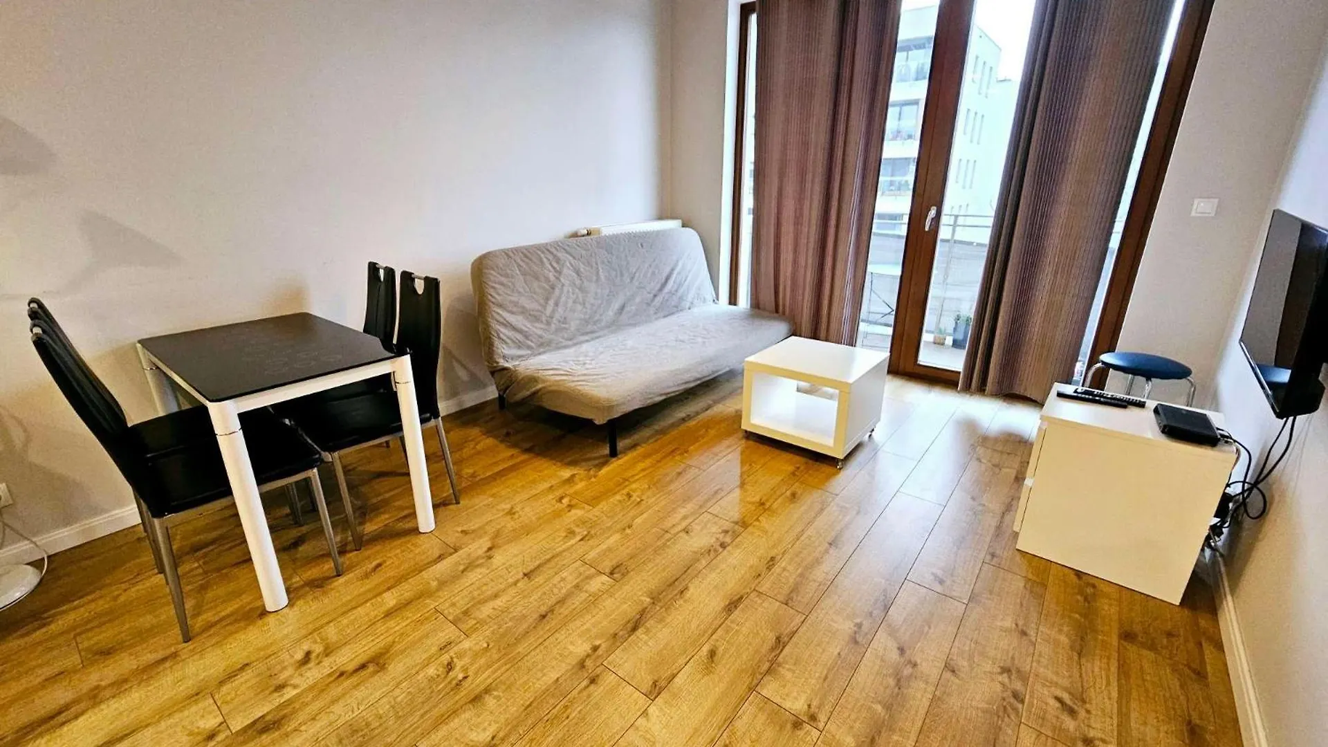 FIRST -- Green Żoliborz Apartment 4 Warszawa Polska